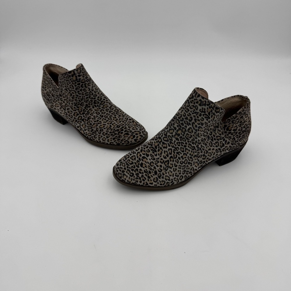 Crown & Ivy Ankle Boots Womens 6 Gray Leopard Kendall Suede Zipper Animal Print
